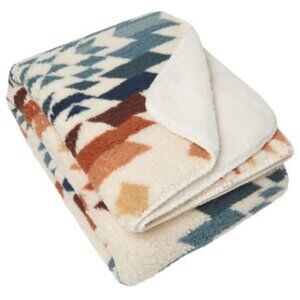 Pendleton Sherpa Fleece Throw 50” x 70”